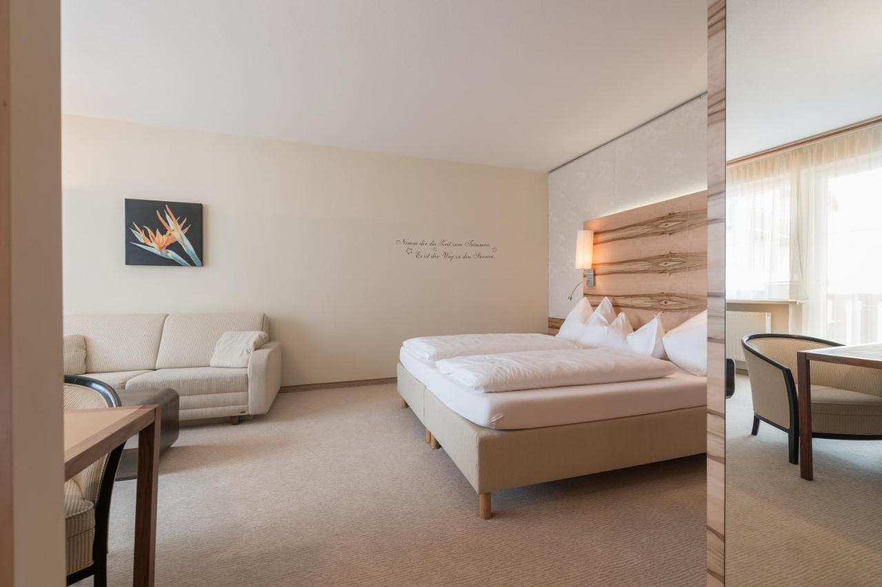 אוברגורגל Hotel Olympia חדר תמונה