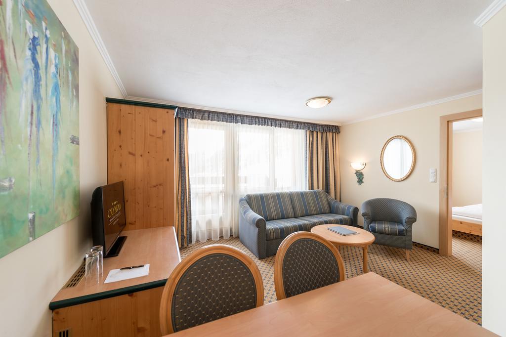 אוברגורגל Hotel Olympia חדר תמונה